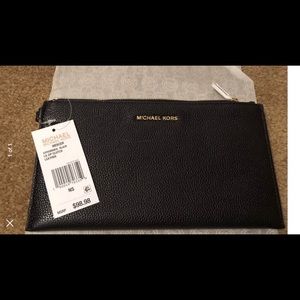MK large black Mercer wristlet NWT